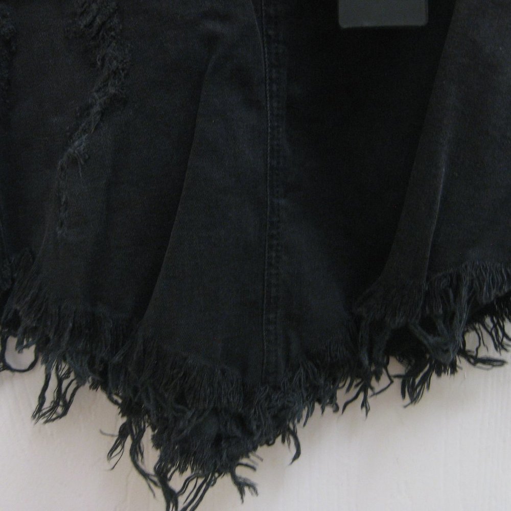 NWT Guess black denim studded suspenders skirt 25 - Picture 9 of 13